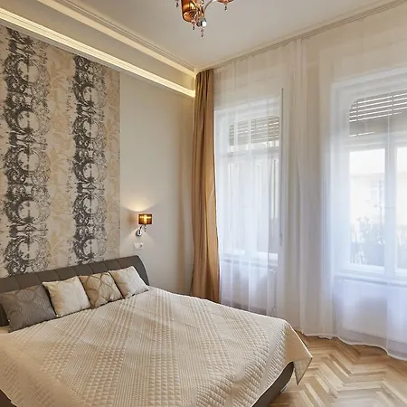 Apartament Falk Miksa *